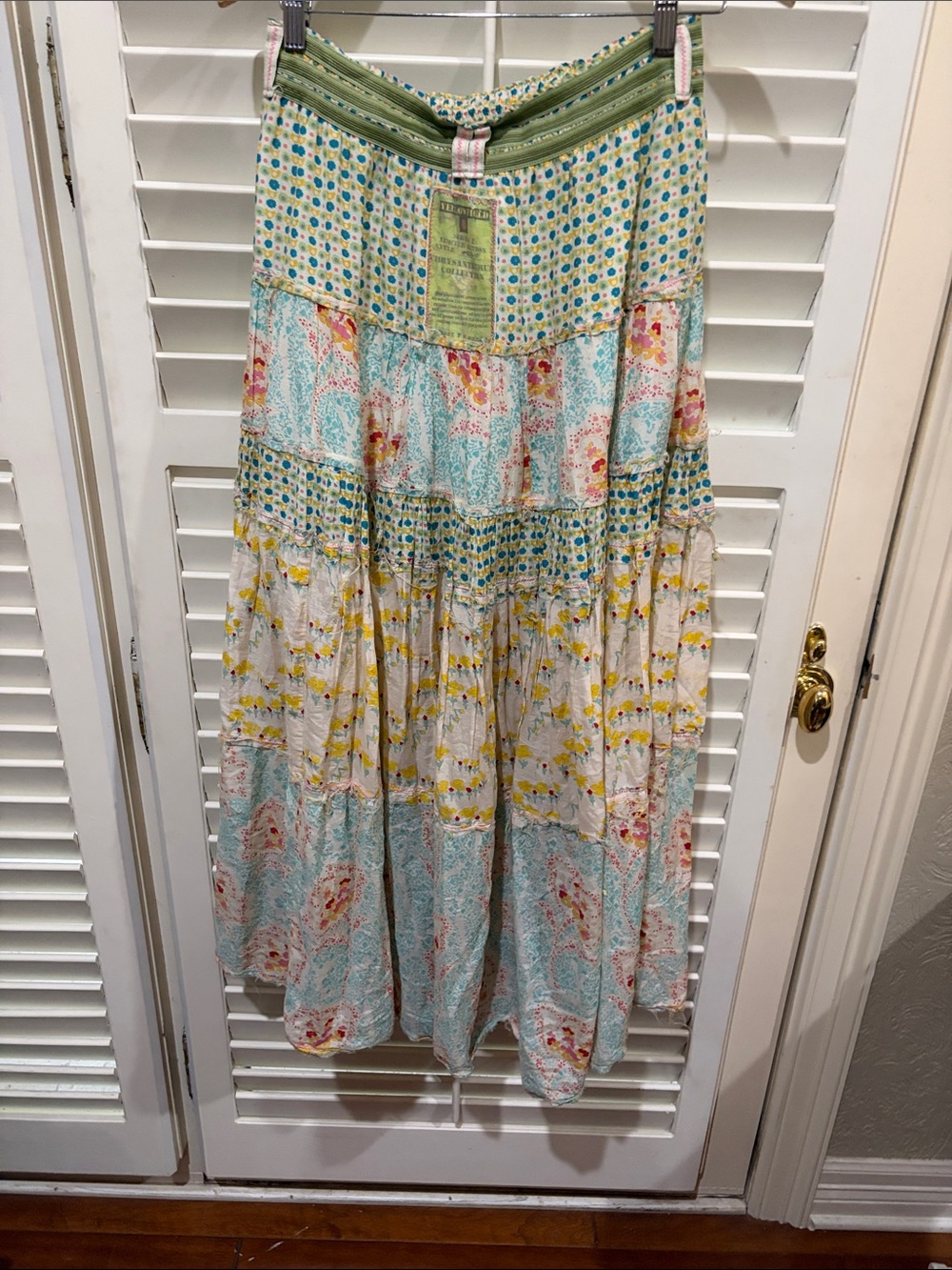 Yellow Field 8 Bohemian Tiered Maxi Skirt in Mint & Yellow. Small